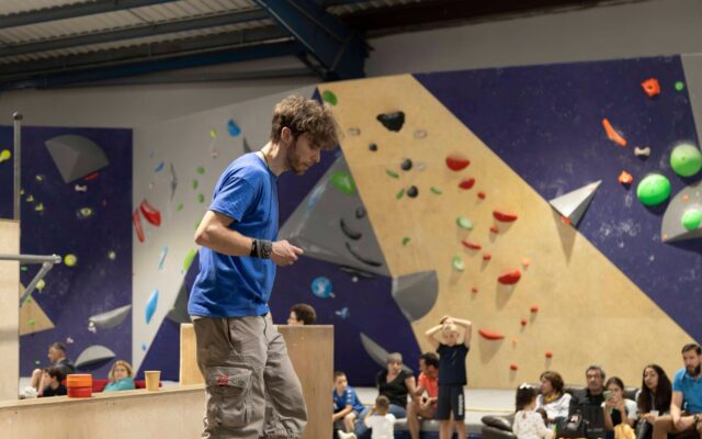 Florian Mangin pendant une activité de parkour
