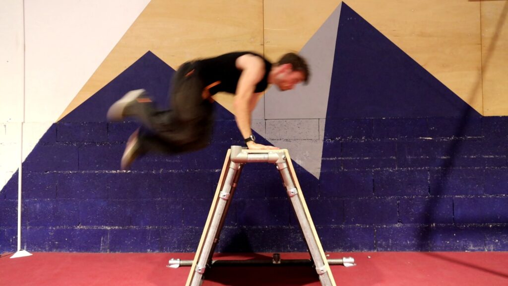 Test de franchissement sur un module de parkour